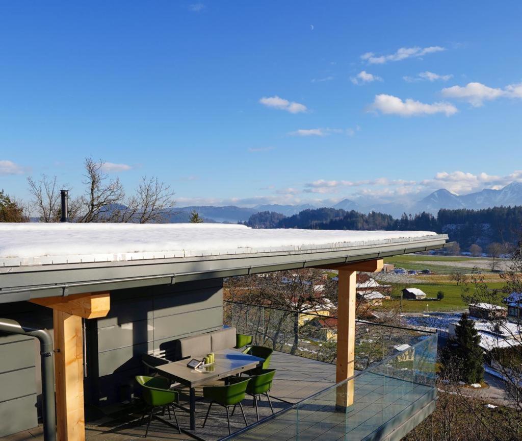 Modernes Ferienhaus Mit Panoramablick 로제그 외부 사진