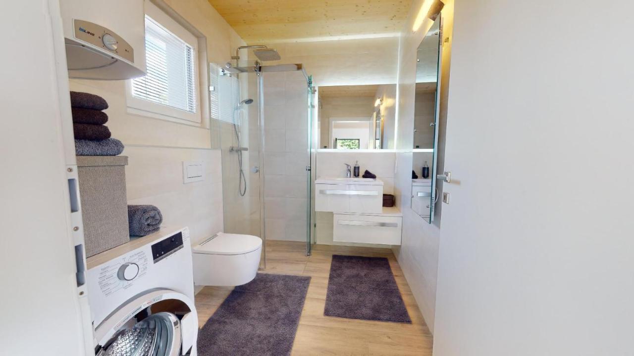 Modernes Ferienhaus Mit Panoramablick 로제그 외부 사진